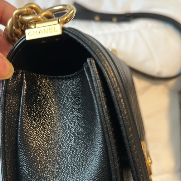 Chanel Flap V bag Chev/black - Picture 9 of 12